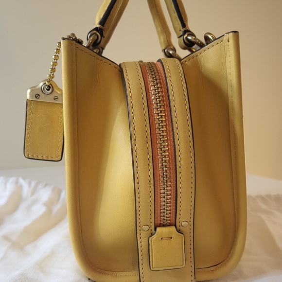 Coach Rogue 17 in Original Natural Leather: Brass/Carrot - Picture 5 of 13